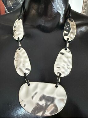 Statement Hammered Metal Necklace – Modern Boho Silver Tone Bib Necklace